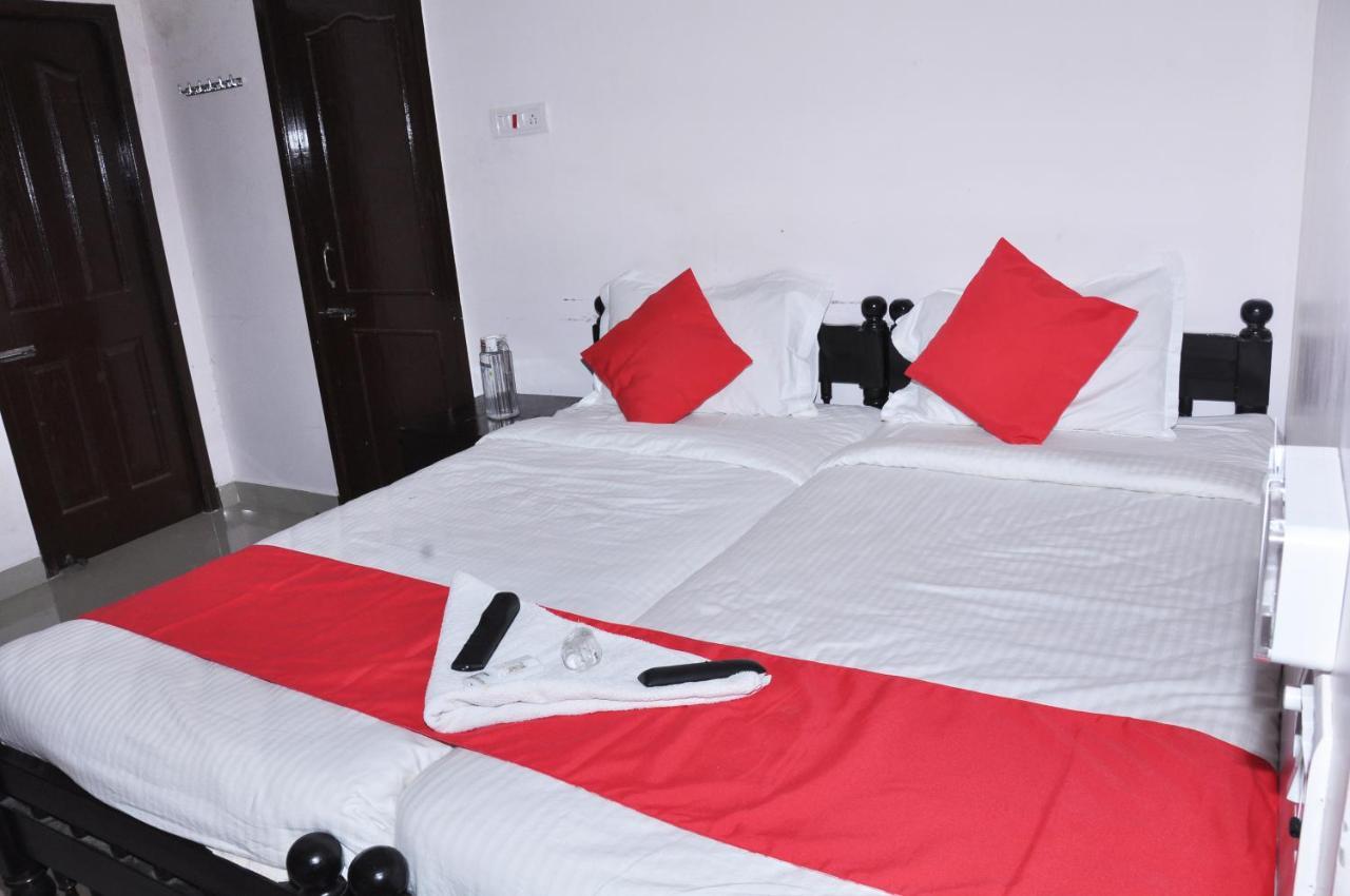 Kiruba Castle Hotel Chennai Ngoại thất bức ảnh