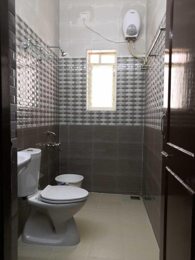 Kiruba Castle Hotel Chennai Ngoại thất bức ảnh